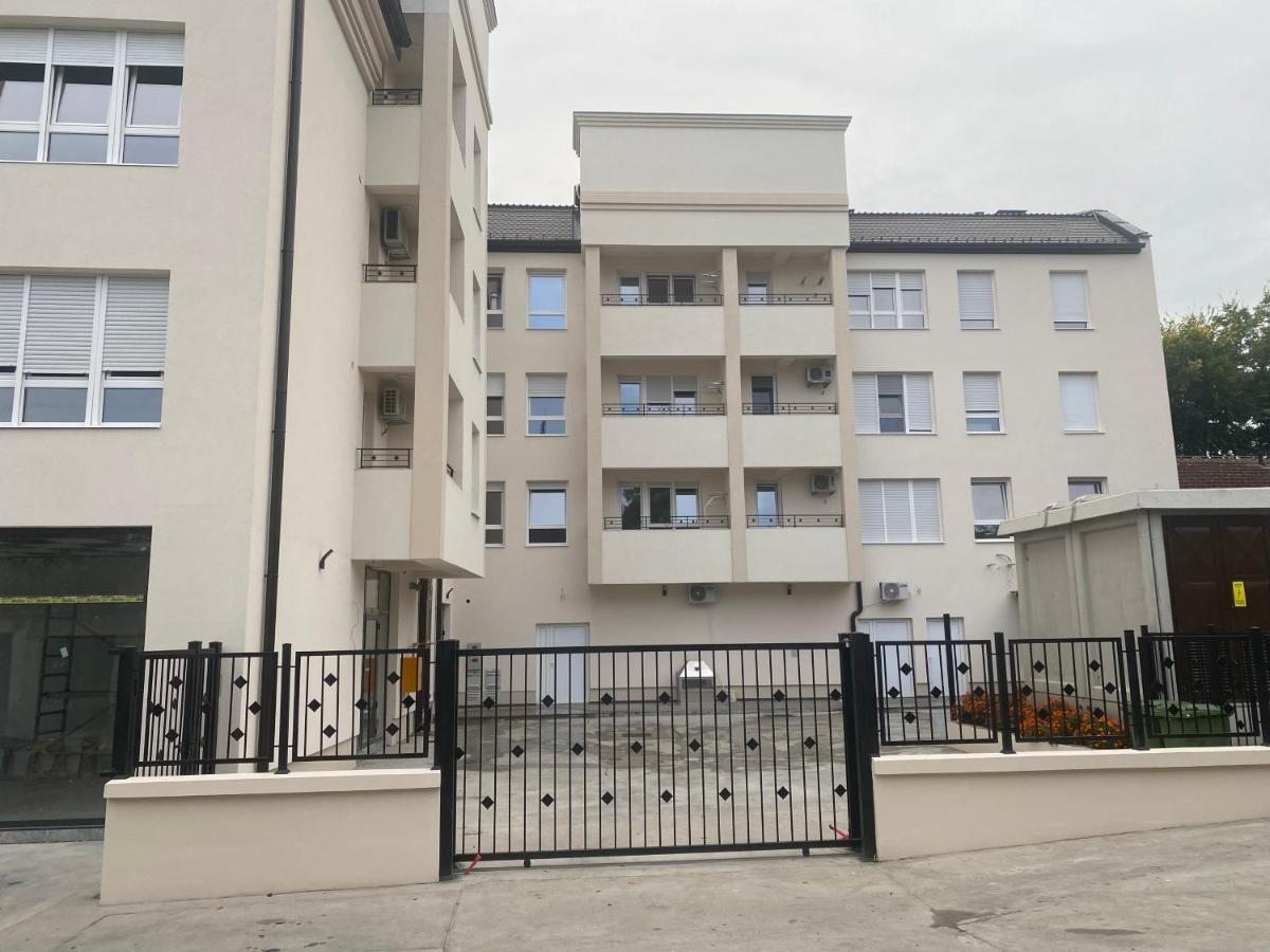 Apartman Mdb Lux Суботица Экстерьер фото